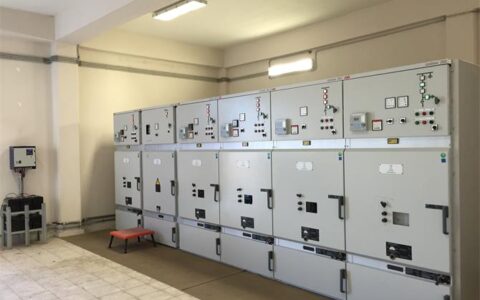 صيانة القواطع الكهربائية بمختلف قدراتها